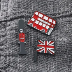 Queen's Guard Enamel Pin Badge