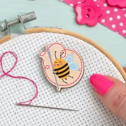 Sewing Bee Magnetic Needle Holder